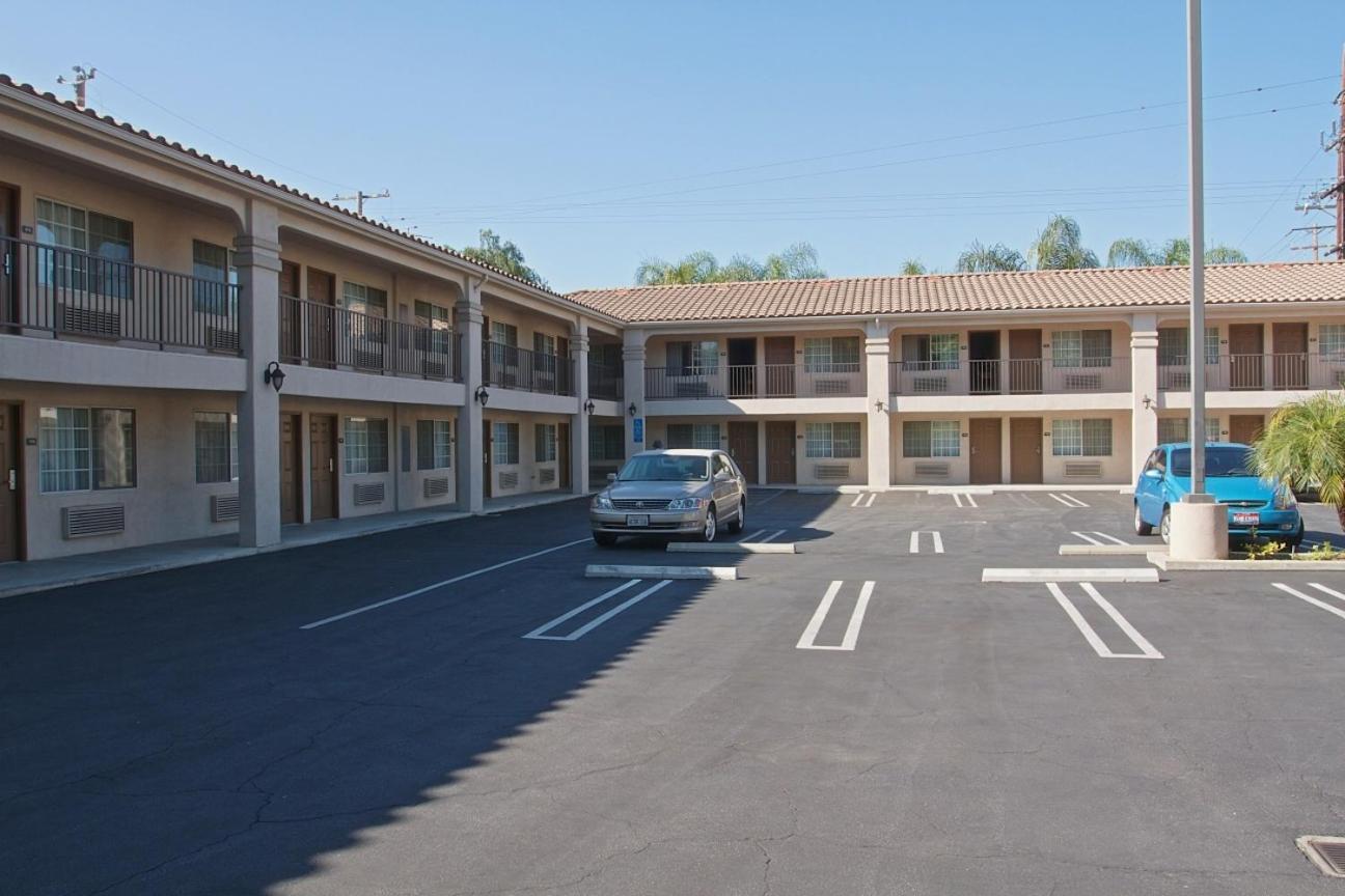 Burbank Inn And Suites Exteriér fotografie