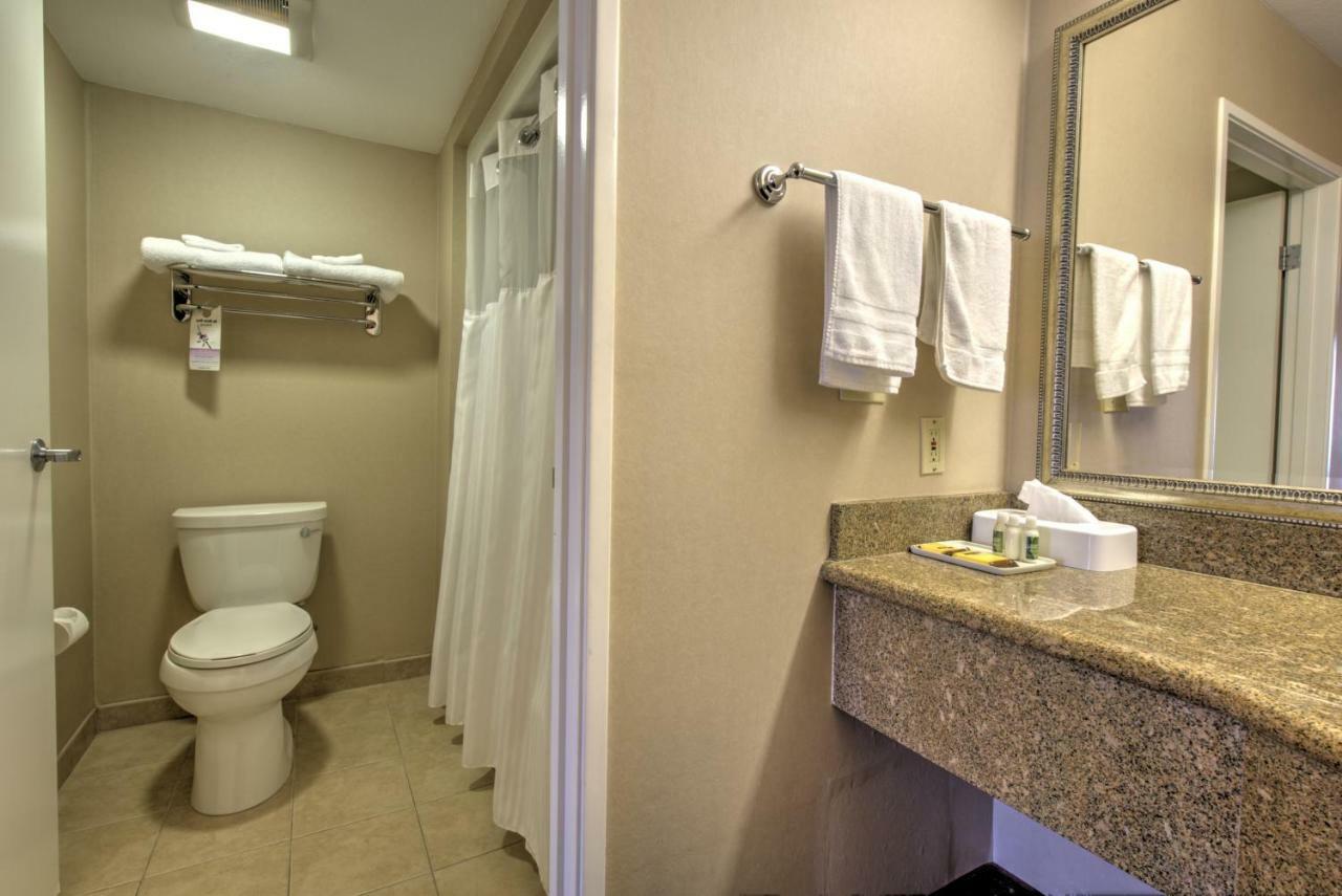 Burbank Inn And Suites Exteriér fotografie