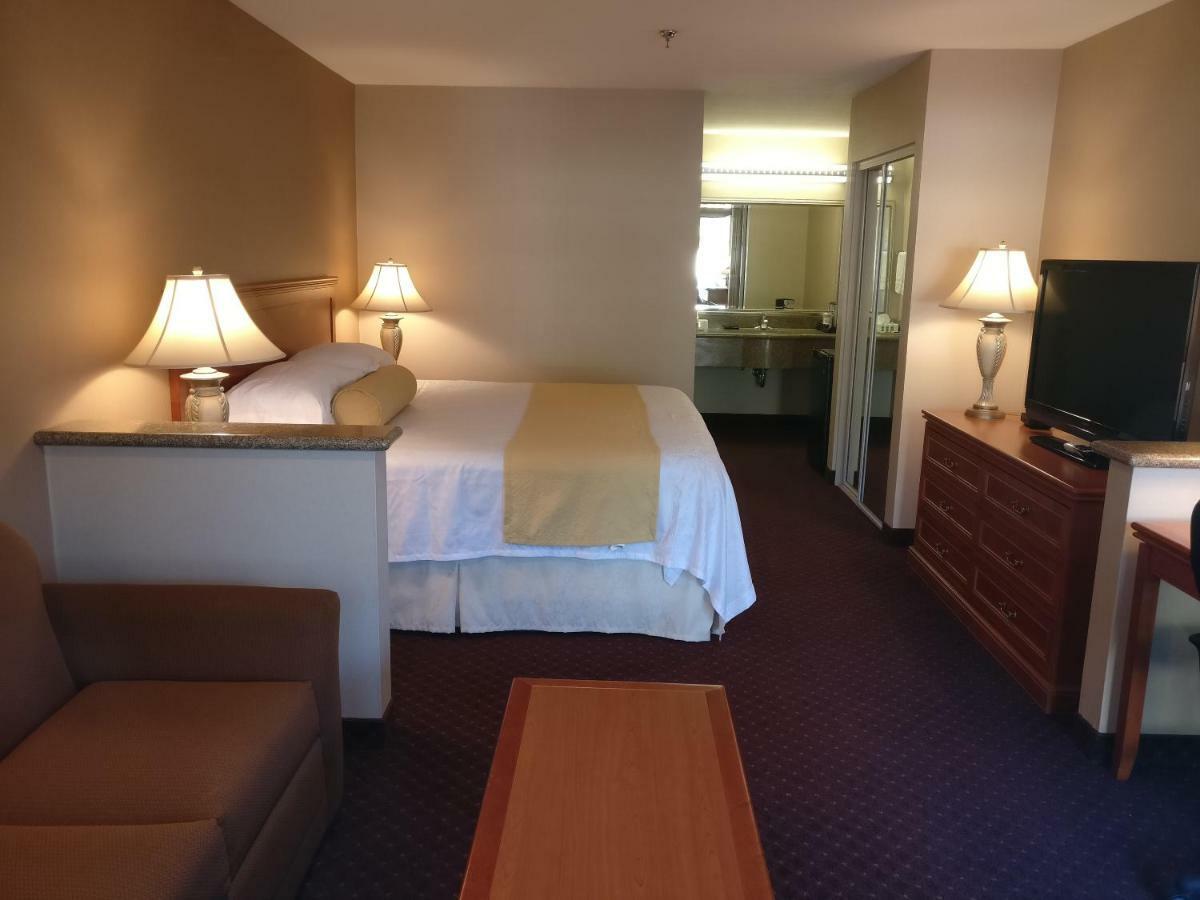 Burbank Inn And Suites Exteriér fotografie