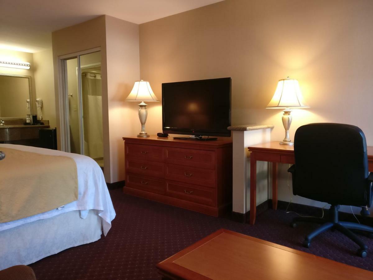 Burbank Inn And Suites Exteriér fotografie