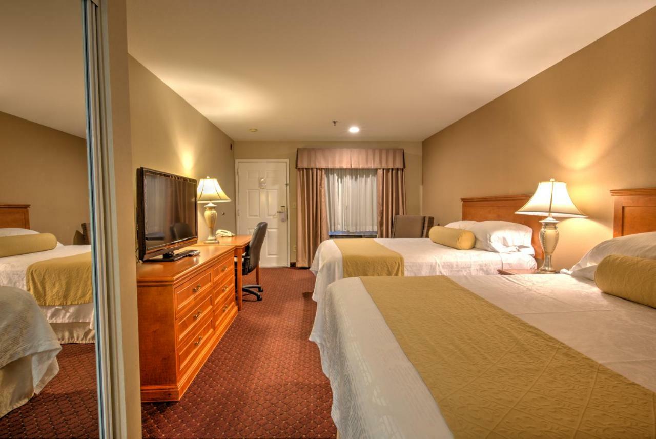 Burbank Inn And Suites Exteriér fotografie