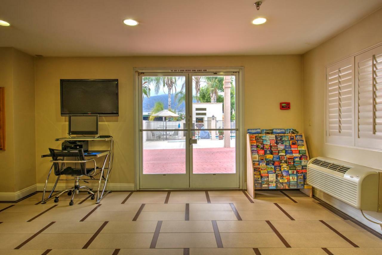 Burbank Inn And Suites Exteriér fotografie