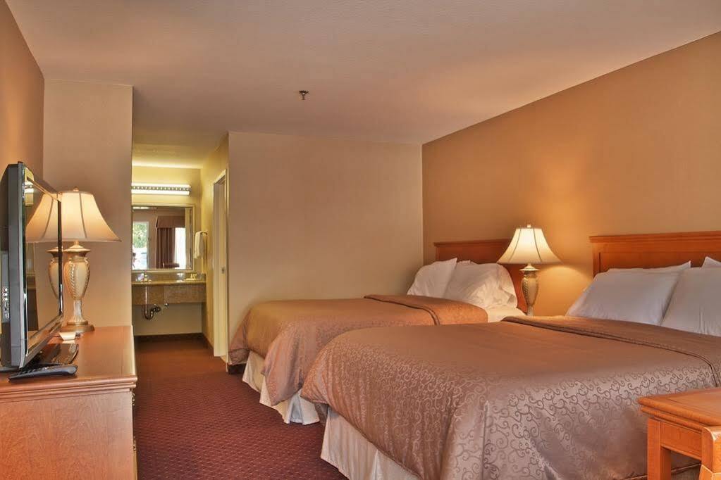 Burbank Inn And Suites Exteriér fotografie